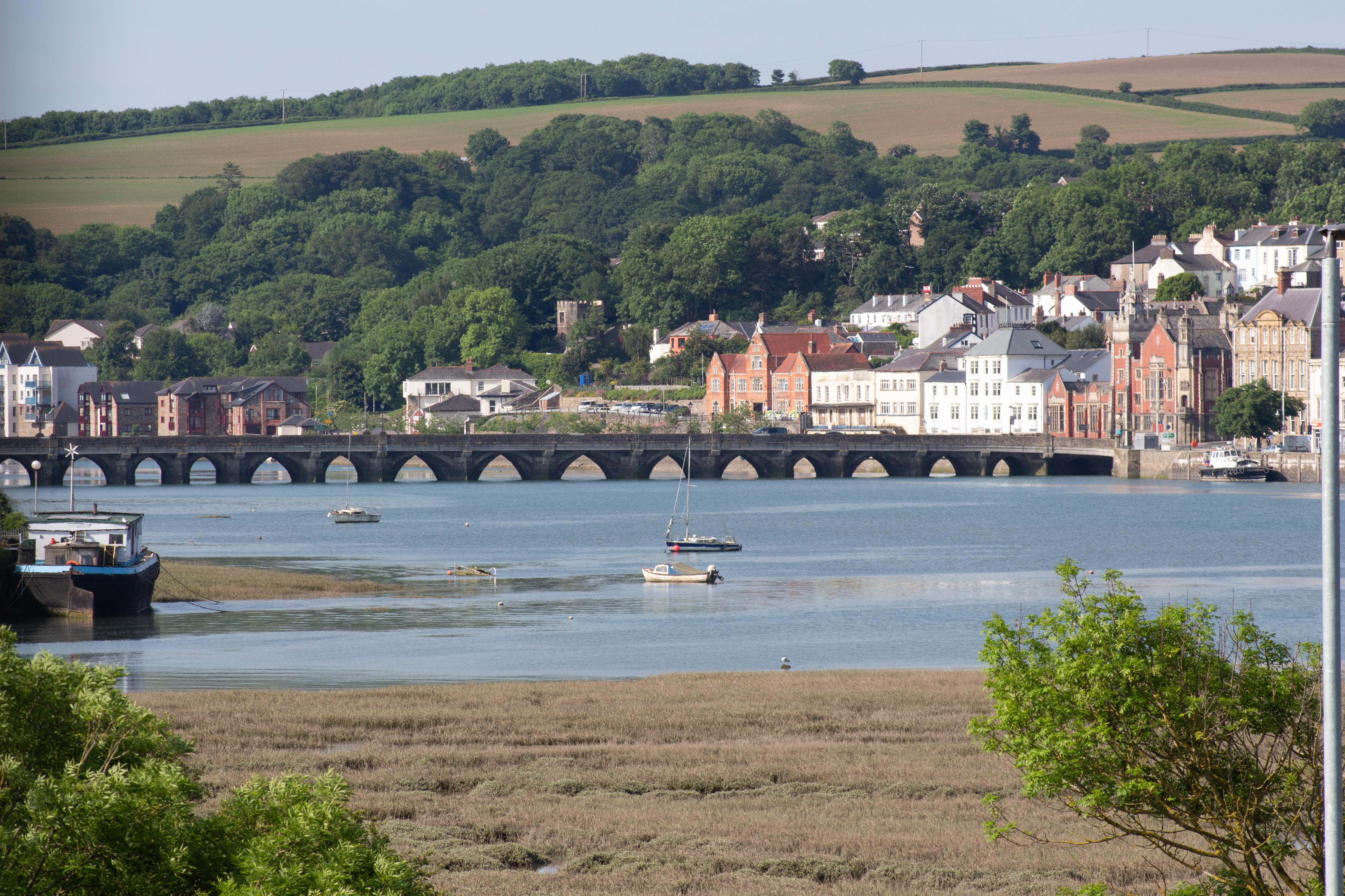 Bideford Long Bridge across the River Torridge, with the town rising behind